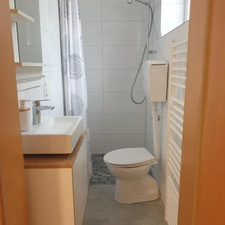 Luxe Souterrain Doppelbettzimmer Homestay